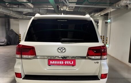 Toyota Land Cruiser 200, 2017 год, 7 500 000 рублей, 5 фотография