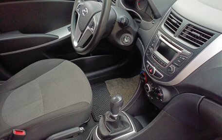 Hyundai Solaris II рестайлинг, 2014 год, 600 000 рублей, 5 фотография