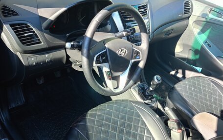 Hyundai Solaris II рестайлинг, 2015 год, 900 000 рублей, 10 фотография