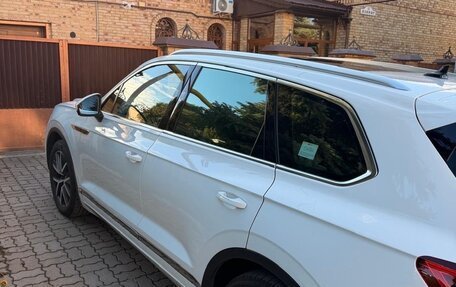 Volkswagen Touareg III, 2022 год, 7 100 000 рублей, 3 фотография