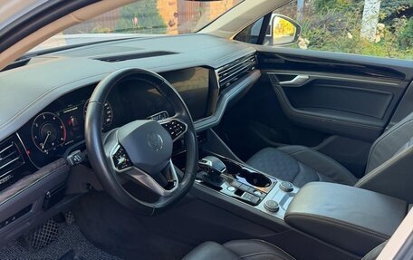 Volkswagen Touareg III, 2022 год, 7 100 000 рублей, 6 фотография