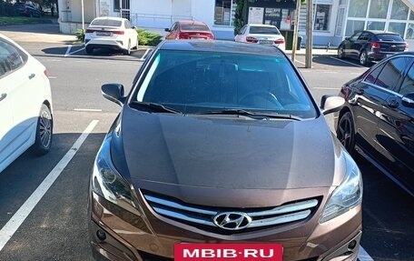 Hyundai Solaris II рестайлинг, 2015 год, 900 000 рублей, 11 фотография