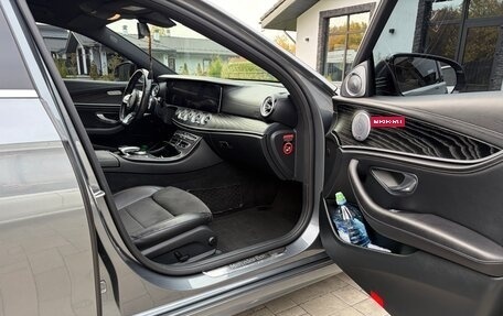 Mercedes-Benz E-Класс, 2018 год, 3 000 000 рублей, 7 фотография