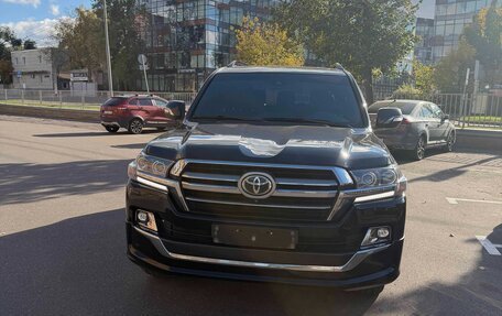 Toyota Land Cruiser 200, 2019 год, 7 800 000 рублей, 4 фотография