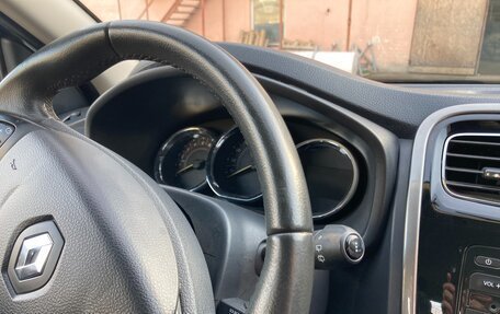 Renault Sandero II рестайлинг, 2017 год, 1 200 000 рублей, 17 фотография