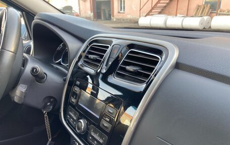 Renault Sandero II рестайлинг, 2017 год, 1 200 000 рублей, 26 фотография
