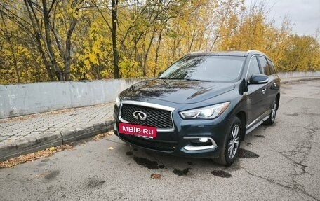 Infiniti QX60 I рестайлинг, 2017 год, 2 250 000 рублей, 8 фотография