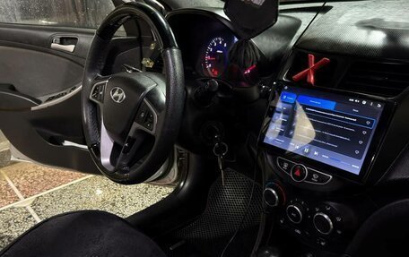 Hyundai Solaris II рестайлинг, 2013 год, 560 000 рублей, 12 фотография