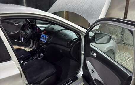 Hyundai Solaris II рестайлинг, 2013 год, 560 000 рублей, 18 фотография
