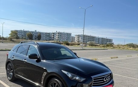 Infiniti QX70, 2015 год, 2 750 000 рублей, 3 фотография