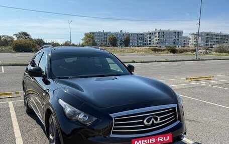 Infiniti QX70, 2015 год, 2 750 000 рублей, 2 фотография