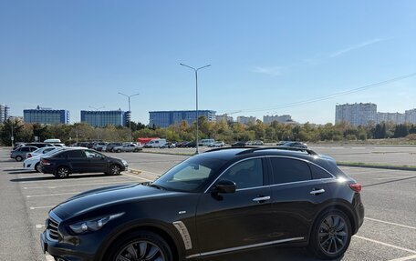 Infiniti QX70, 2015 год, 2 750 000 рублей, 10 фотография