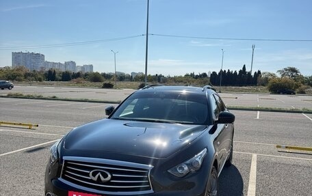 Infiniti QX70, 2015 год, 2 750 000 рублей, 12 фотография