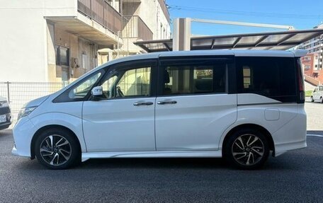 Honda Stepwgn IV, 2017 год, 1 495 000 рублей, 4 фотография