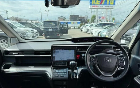 Honda Stepwgn IV, 2022 год, 1 975 000 рублей, 9 фотография
