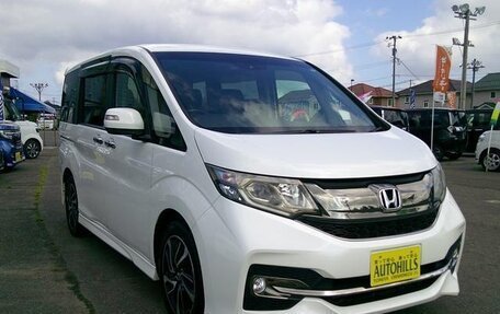 Honda Stepwgn IV, 2017 год, 1 470 000 рублей, 2 фотография