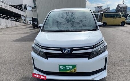 Toyota Voxy III, 2016 год, 1 644 069 рублей, 2 фотография