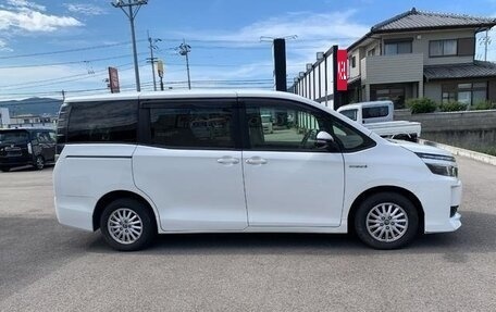 Toyota Voxy III, 2016 год, 1 644 069 рублей, 4 фотография