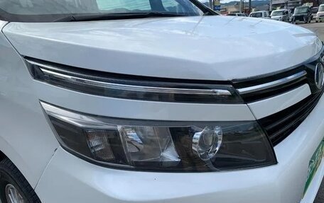 Toyota Voxy III, 2016 год, 1 644 069 рублей, 11 фотография