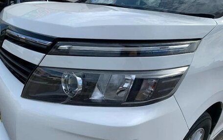 Toyota Voxy III, 2016 год, 1 644 069 рублей, 9 фотография