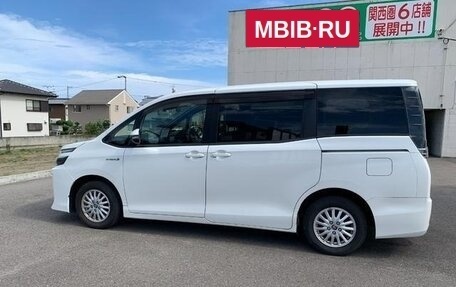 Toyota Voxy III, 2016 год, 1 644 069 рублей, 8 фотография