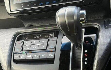 Honda Stepwgn IV, 2018 год, 1 510 005 рублей, 11 фотография