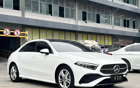 Mercedes-Benz A-Класс, 2023 год, 1 450 000 рублей, 2 фотография