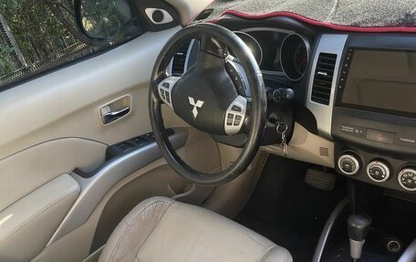Mitsubishi Outlander III рестайлинг 3, 2007 год, 990 000 рублей, 8 фотография