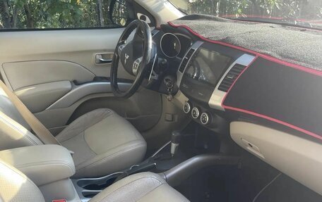 Mitsubishi Outlander III рестайлинг 3, 2007 год, 990 000 рублей, 7 фотография