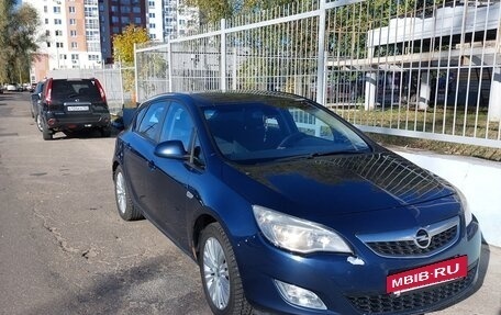 Opel Astra J, 2011 год, 490 000 рублей, 2 фотография