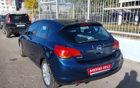 Opel Astra J, 2011 год, 490 000 рублей, 3 фотография