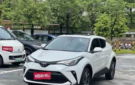 Toyota C-HR I рестайлинг, 2023 год, 1 800 000 рублей, 1 фотография