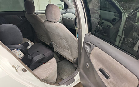 Toyota Platz, 2002 год, 290 000 рублей, 9 фотография