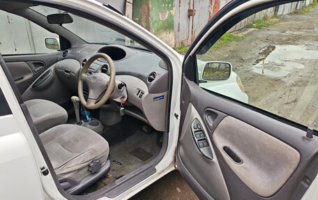 Toyota Platz, 2002 год, 290 000 рублей, 8 фотография