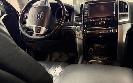 Toyota Land Cruiser 200, 2013 год, 4 500 000 рублей, 6 фотография