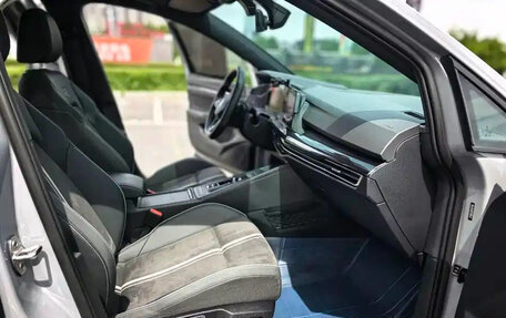 Volkswagen Golf VIII, 2023 год, 1 750 000 рублей, 11 фотография