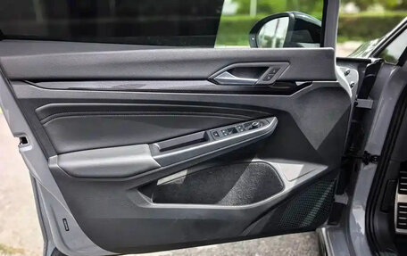 Volkswagen Golf VIII, 2023 год, 1 750 000 рублей, 10 фотография