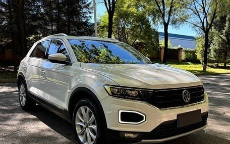 Volkswagen T-Roc I, 2022 год, 1 550 000 рублей, 3 фотография