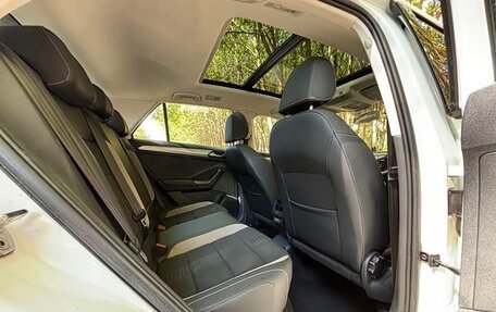 Volkswagen T-Roc I, 2022 год, 1 550 000 рублей, 17 фотография