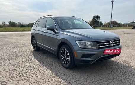 Volkswagen Tiguan II, 2021 год, 2 850 000 рублей, 3 фотография