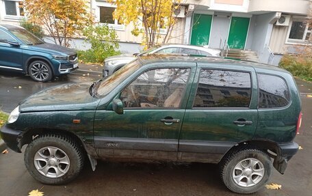 Chevrolet Niva I рестайлинг, 2004 год, 218 000 рублей, 2 фотография