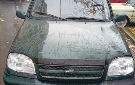 Chevrolet Niva I рестайлинг, 2004 год, 218 000 рублей, 1 фотография
