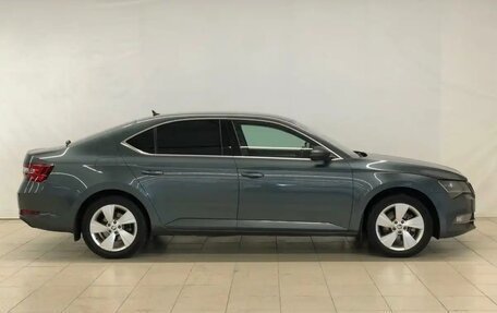 Skoda Superb III рестайлинг, 2016 год, 1 750 000 рублей, 2 фотография