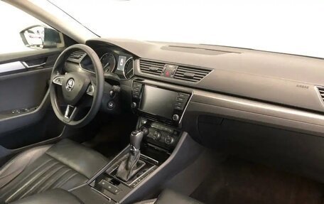 Skoda Superb III рестайлинг, 2016 год, 1 750 000 рублей, 10 фотография