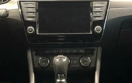 Skoda Superb III рестайлинг, 2016 год, 1 750 000 рублей, 11 фотография