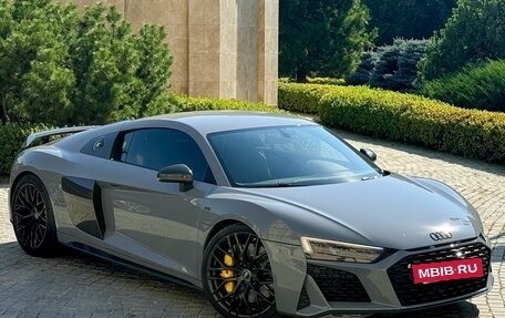 Audi R8, 2019 год, 17 000 000 рублей, 8 фотография