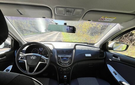 Hyundai Solaris II рестайлинг, 2016 год, 900 000 рублей, 11 фотография