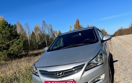 Hyundai Solaris II рестайлинг, 2016 год, 900 000 рублей, 10 фотография