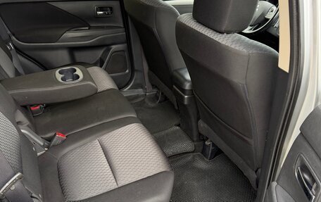 Mitsubishi Outlander III рестайлинг 3, 2014 год, 1 399 000 рублей, 12 фотография