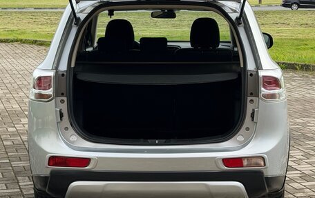 Mitsubishi Outlander III рестайлинг 3, 2014 год, 1 399 000 рублей, 10 фотография